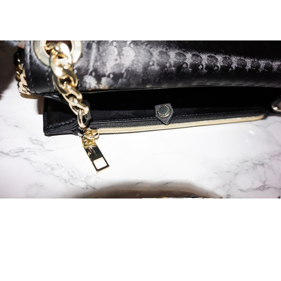 KARL LAGERFELD CHEVRON BAG WITH PEARL TRIM - Picture 5 of 8